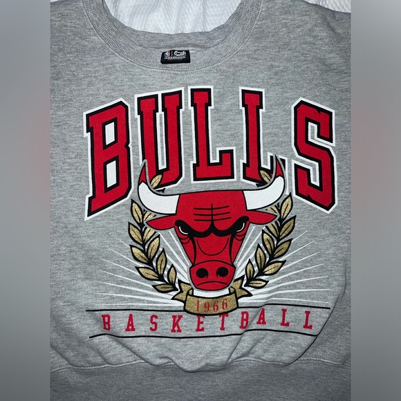 NBA Tops - CHICAGO BULLS BASKETBALL sweatshirt_Fits like XL (XXL Crop style)